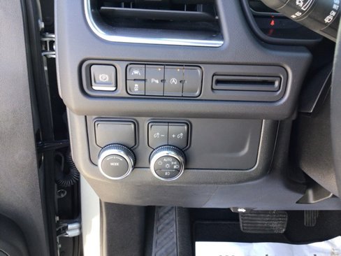 Used 2023 GMC Yukon XL SLT image 15