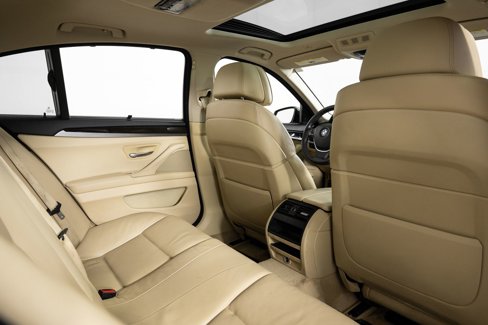 Used 2011 BMW 550i xDrive Sedan image 24