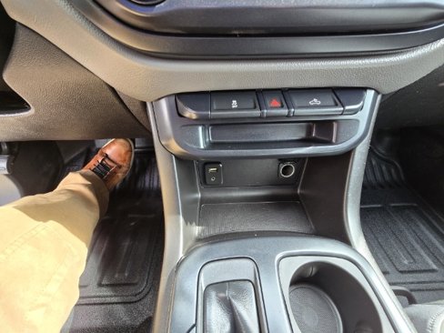 Used 2015 Chevrolet Colorado W/T image 17