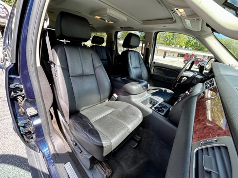 Used 2007 Chevrolet Suburban LT w/ LT Preferred Equipment Group image 18