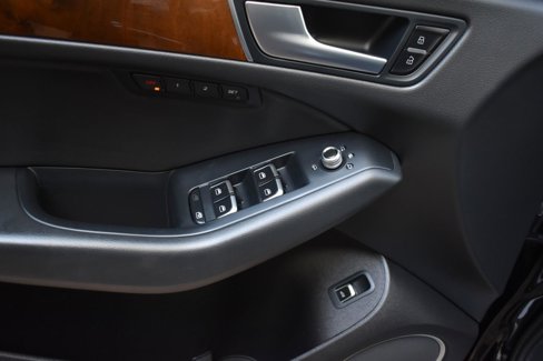 Used 2017 Audi Q5 2.0T Premium Plus w/ Technology Package image 32