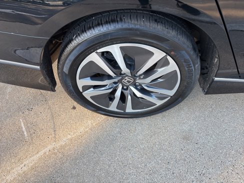 Used 2018 Honda Accord Touring image 33