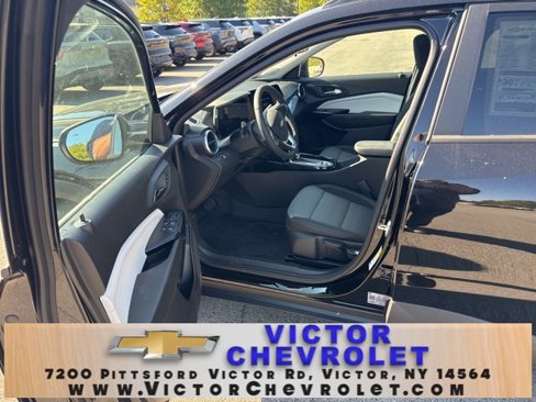 New 2025 Chevrolet Trax LT w/ Driver Confidence Package image 11