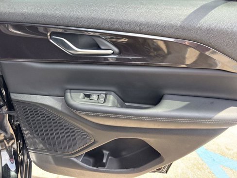 Used 2023 Jeep Grand Cherokee Altitude image 21