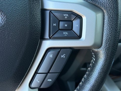 Used 2015 Ford F150 Lariat w/ Equipment Group 502A Luxury image 17