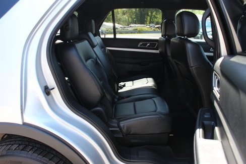 Used 2017 Ford Explorer XLT w/ Equipment Group 202A image 40