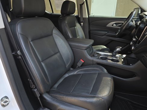 Used 2021 Chevrolet Traverse LT w/ LT Premium Package image 20