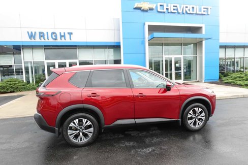 Used 2022 Nissan Rogue SV w/ SV Premium Package image 2