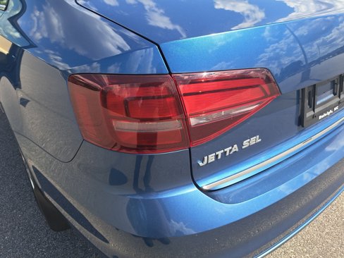 Used 2017 Volkswagen Jetta SEL image 32