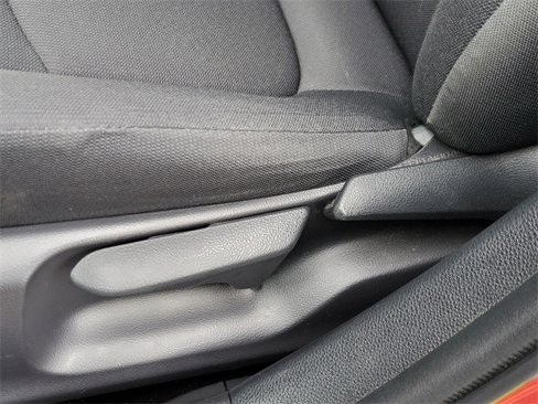 Used 2020 Toyota Corolla LE image 12