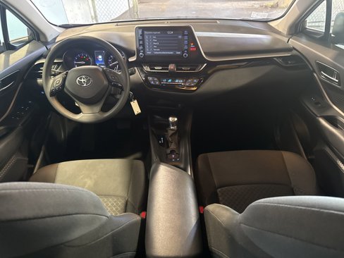 Used 2022 Toyota C-HR XLE image 28