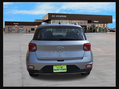 Used 2024 Hyundai Venue SEL image 8