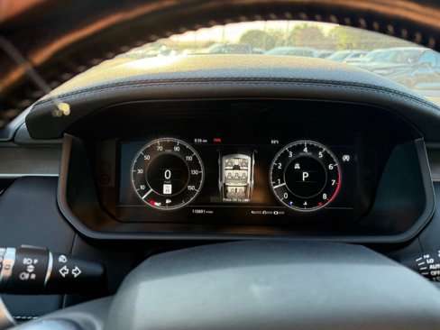Used 2018 Land Rover Discovery HSE Luxury image 12