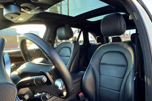 Used 2019 Mercedes-Benz GLC 300 4MATIC image 10