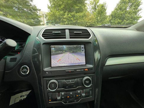Used 2016 Ford Explorer XLT w/ Equipment Group 202A image 19