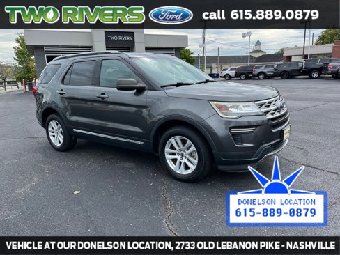 Used 2018 Ford Explorer XLT image 2