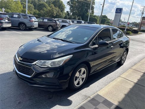 Used 2018 Chevrolet Cruze LS image 3
