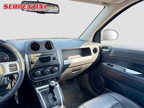 Used 2015 Jeep Compass High Altitude image 23
