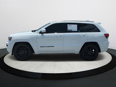 Used 2020 Jeep Grand Cherokee Altitude image 7