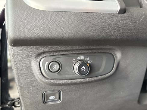Used 2024 GMC Terrain SLE image 22