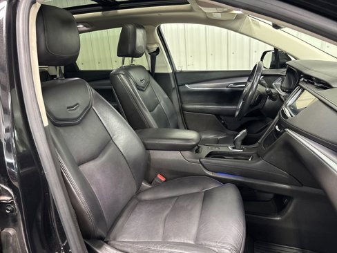 Used 2017 Cadillac XT5 Luxury w/ Driver Awareness Package image 22