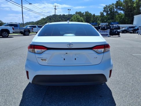 Used 2025 Toyota Corolla LE image 5
