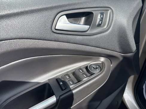 Used 2018 Ford Escape SEL image 15