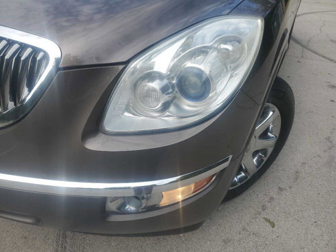 Used 2010 Buick Enclave CXL image 11