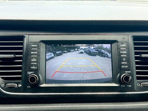 Used 2020 Kia Sedona LX image 13