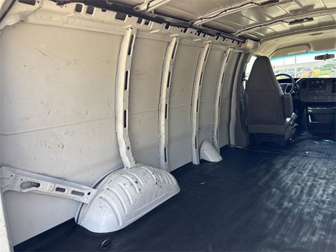Used 2017 Chevrolet Express 2500 image 15