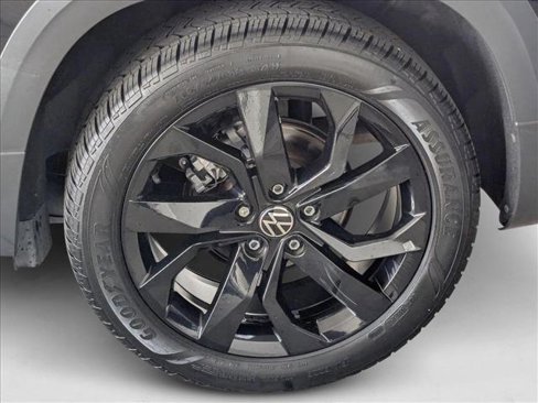 Used 2022 Volkswagen Taos SE w/ Driver Assistance Package image 22