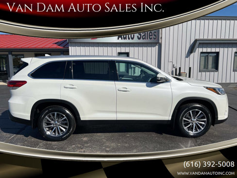 Used 2019 Toyota Highlander XLE image 1
