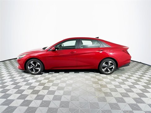 Used 2023 Hyundai Elantra SEL w/ Convenience Package image 2