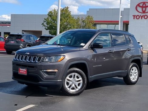 Used 2018 Jeep Compass Sport image 2