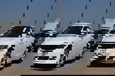 Used 2022 Dodge Charger SXT image 2