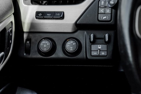 Used 2015 GMC Yukon XL Denali w/ Premium Package image 28