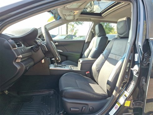 Used 2012 Toyota Camry L image 19