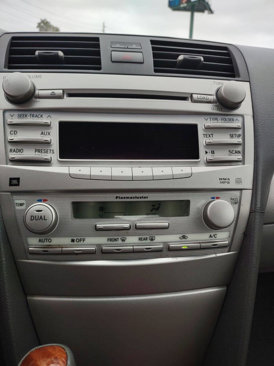 Used 2010 Toyota Camry XLE image 18