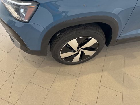 New 2025 Volkswagen Taos S image 9