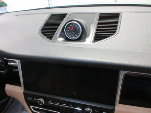 Used 2019 Porsche Macan image 32