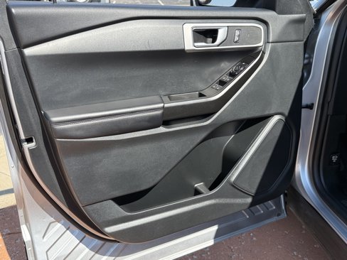 Used 2021 Ford Explorer 2WD image 9