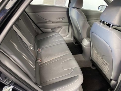 Used 2022 Hyundai Elantra SEL w/ Convenience + Premium Package image 12