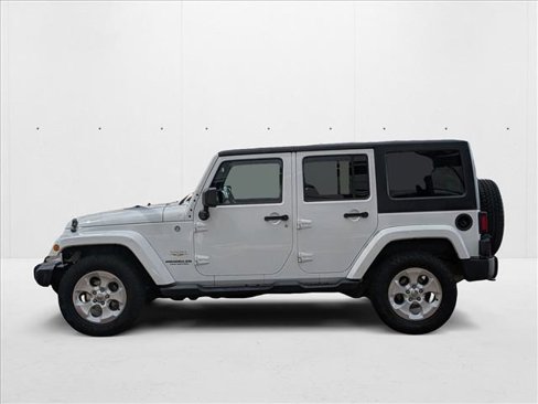 Used 2015 Jeep Wrangler Unlimited Sahara image 8