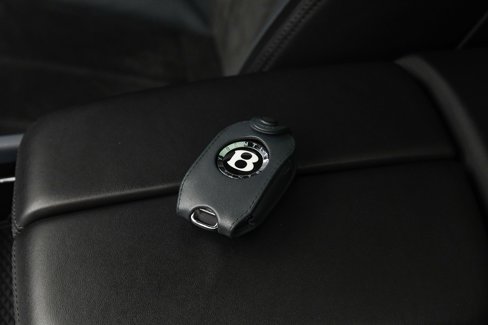 Used 2022 Bentley Bentayga image 22