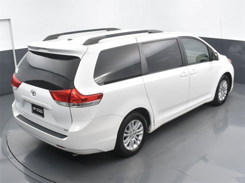 Used 2014 Toyota Sienna image 17