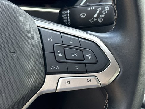 Used 2022 Volkswagen Tiguan SE image 16