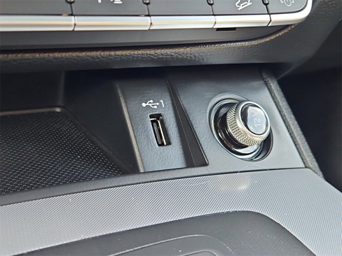 Used 2020 Audi Q5 2.0T Premium w/ Titanium Sport Package image 18