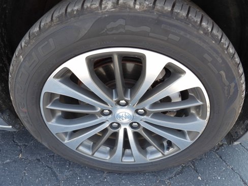 Used 2017 Buick LaCrosse Essence image 10