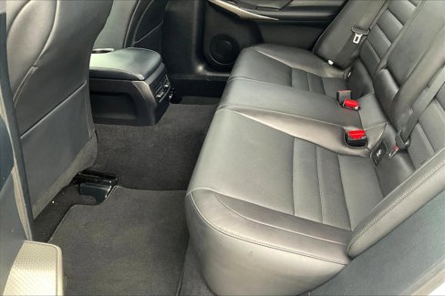 Used 2016 Lexus IS 200t image 17