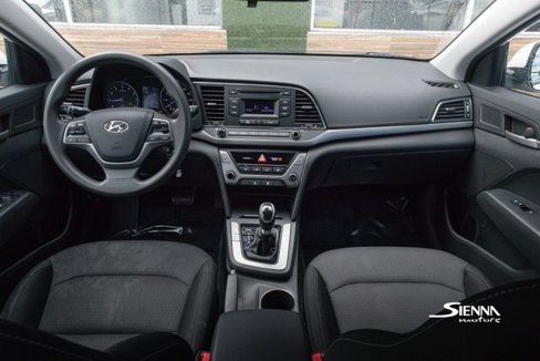 Used 2018 Hyundai Elantra SE image 16